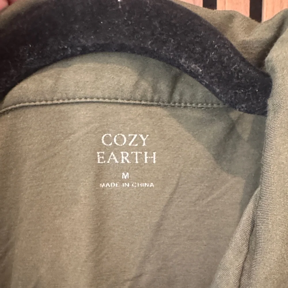 Cozy Earth Women's Bamboo Stretch-Knit Short Sleeve & Pant Pajama Set - Picture 2 of 2